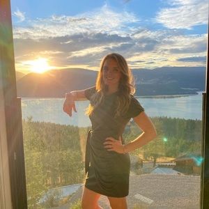 Meet your Posher, Renee